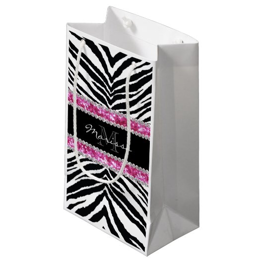 Petit Sac Cadeau Fille décorée d'un monogramme de fausse pierre de (Devant Angle)