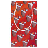 Petit Sac Cadeau Football à Santa Hat sur Rouge (Devant)
