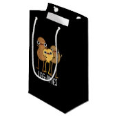 Petit Sac Cadeau Gouttes de jambe amusantes Legume Pun Dark BG (Devant Angle)