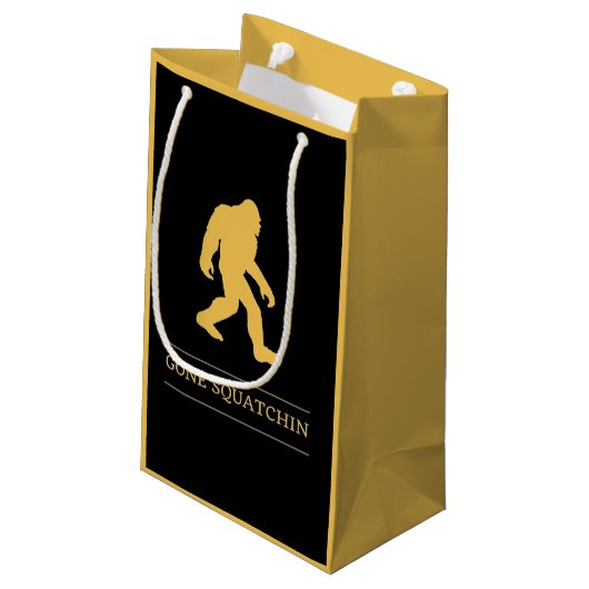 Petit Sac Cadeau Grand Squatchin allé par pied drôle Sasquatch (Dos Angle)