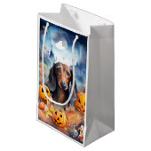 Petit Sac Cadeau Halloween Dachshund Avec La Peur Citrouille (Devant Angle)