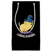 Petit Sac Cadeau Labra-cadabra Funny Labrador Chien Pun Dark BG (Devant)