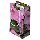 Petit Sac Cadeau Les fleurs de pétunia rose (Dos Angle)