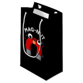 Petit Sac Cadeau Mag-nut Funny Magnet Pun Dark BG (Devant Angle)