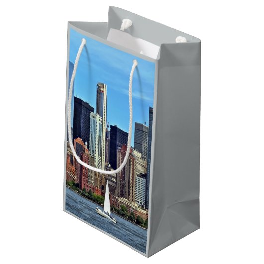 Petit Sac Cadeau Manhattan NY - Voilier Par Manhattan Skyline (Dos Angle)