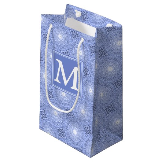 Petit Sac Cadeau Monogramme bleu cercles motif (Devant Angle)