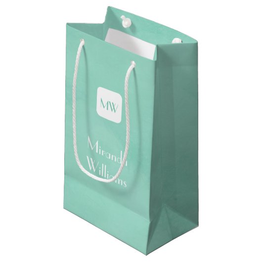 Petit Sac Cadeau Monogramme vert à menthe simple et chic avec nom (Devant Angle)