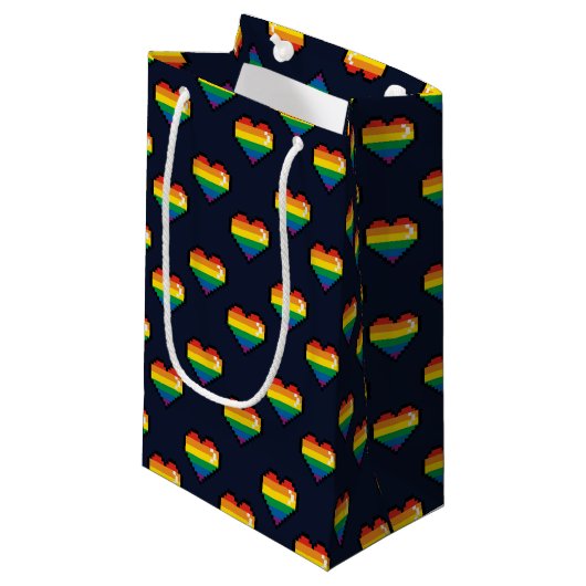 Petit Sac Cadeau Motif de coeur Rainbow 8 Bit (Devant Angle)