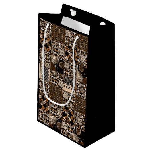Petit Sac Cadeau Motif de patchwork rustique (Devant Angle)