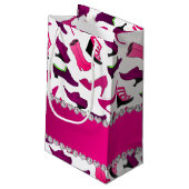 Petit Sac Cadeau Motif rose nommé des chaussures de femmes blanches (Dos Angle)