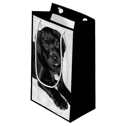 Petit Sac Cadeau Noir Labrador d'amour de chiot (Devant Angle)