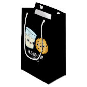 Petit Sac Cadeau Objectifs Ami-Chip Funny Lait Cookies Pun Dark BG (Devant Angle)