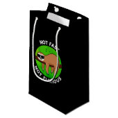 Petit Sac Cadeau Pas Fast Pas Furny Funny Film Sloth Pun Dark BG (Devant Angle)
