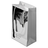 Petit Sac Cadeau Peinture de séchage Abstrait noir et gris (Devant Angle)