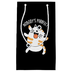 Petit Sac Cadeau Personne n'est Purrfect Drôle Chat Pun Fond Sombre
