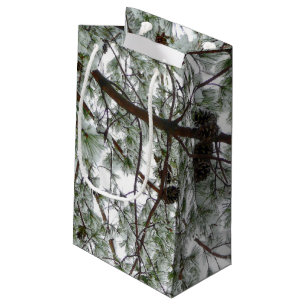 Petit Sac Cadeau Photo hivernale sous le pin couvert de neige