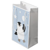 Petit Sac Cadeau Pingouin et ballons flottants dans la neige (Dos Angle)