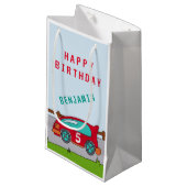 Petit Sac Cadeau Red Racing Car Joyeux Anniversaire (Devant Angle)
