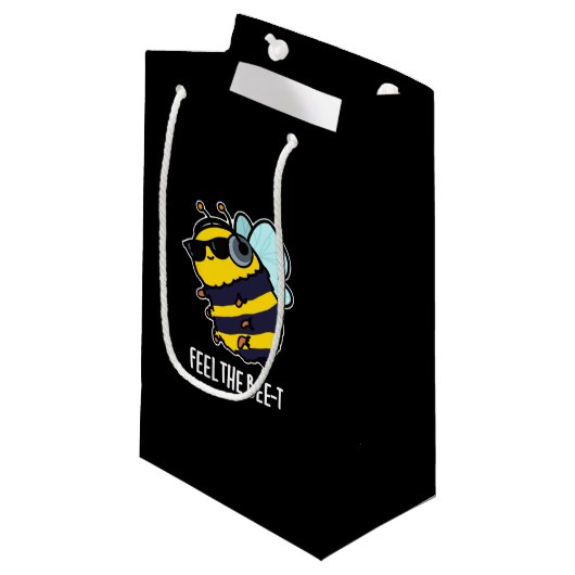 Petit Sac Cadeau Ressentez L'Abeille-t Funny Bee Pun Dark BG (Devant Angle)