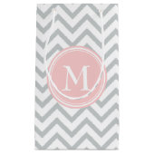 Petit Sac Cadeau Rose et gris de monogramme de Chevron (Devant)