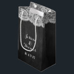 Petit Sac Cadeau Sacs-cadeaux Chalkboard & Lace Collection Mariage<br><div class="desc">Les Sacs-Cadeaux Chalkboard & Lace Collection Mariage. *Veuillez noter que Zazzle ne vend que des produits imprimés,  par conséquent cet article n'a pas de vrais matériaux de dentelle.</div>