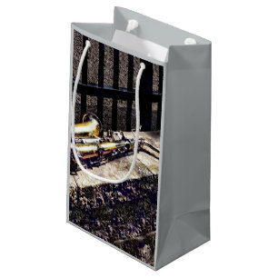 Petit Sac Cadeau Saxophone sur le mur