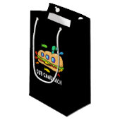 Petit Sac Cadeau Sous Sandwich Funny Food Pun Dark BG (Devant Angle)