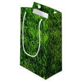 Petit Sac Cadeau Texture d'herbe verte d'un terrain de football (Devant Angle)