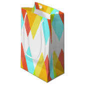 Petit Sac Cadeau Triangles jaunes, rouges et bleus cadets (Devant Angle)