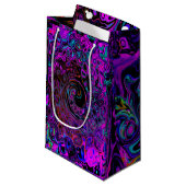 Petit Sac Cadeau Trippy Black et Magenta Retro Liquid Swirl (Devant Angle)