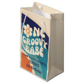 Petit Sac Cadeau Un Babe Super Retro Daisy 1er anniversaire (Devant Angle)