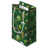 Petit Sac Cadeau Whimsical Green Cartoon St. Patrick’s Day Pattern  (Devant Angle)