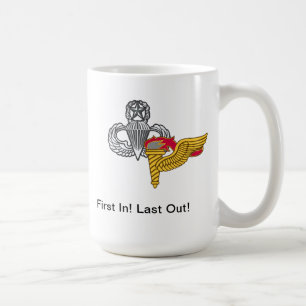 Petite 101st tasse d'orienteur avec l'étiquette de