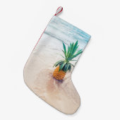 Petite Chaussette De Noël Ananas sur la plage le matin (Devant (Accrochage))