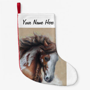Petite Chaussette De Noël Cheval de peinture dans le désert