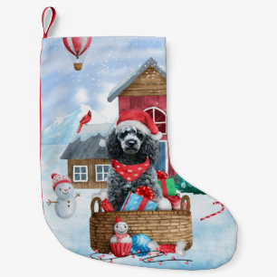 Petite Chaussette De Noël Chien de caniche dans la neige Maison de chien de