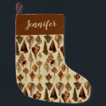 Petite Chaussette De Noël Coastère Beach Seashells Brown Beige Vintage Snail<br><div class="desc">A conseiller pour un Noël côtier au bord de la plage. Il possède divers coquillages d'escargots de mer de différentes formes. L'arrière - plan est brun clair, comme le sable ou le vieux papier. Les coquillages d'escargots sont une illustration zoologique d'un livre de zoologie vintage, "A Conchological Manual" de G.B....</div>