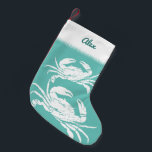 Petite Chaussette De Noël Cool Nautical Blue Crab Custom Beach<br><div class="desc">Bas de Noël nautique cool avec crabes blancs grunge, et VOTRE NOM. Ajoutez votre texte personnalisé, monogramme, nom de famille, nom de maison de plage, année établie, etc - ou si vous préférez, supprimez simplement le texte. Vous pouvez même changer la couleur de l'arrière - plan si vous le souhaitez,...</div>