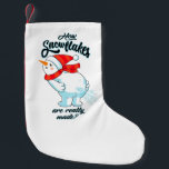 Petite Chaussette De Noël Farer Snowman Comment Les Snowflakes Sont Vraiment<br><div class="desc">Ce dessin humoristique de bonhomme de neige chatouillera votre drôle d'os et réchauffera votre coeur avec un point de vue unique sur la science derrière la formation de flocons de neige. Conduit à des révélations sur les flocons de neige</div>