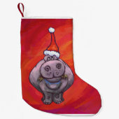 Petite Chaussette De Noël Hippo festif sur la tête et les queues en rouge (Devant)