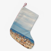 Petite Chaussette De Noël Les gens sur la plage de sable brun (Devant (Accrochage))