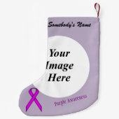 Petite Chaussette De Noël Modèle de ruban standard violet par Kenneth Yoncic (Dos)