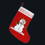 Petite Chaussette De Noël Motif Snowman | Nom d'enfant rouge<br><div class="desc">Qui peut résister à ce joli pot de noël rouge avec votre nom de fils dans une police de wobbly. Doté d'un adorable bonhomme de neige sur le devant et d'un motif de bonhomme de neige sur le dos. Pour modifier le texte ou le graphique snowman, cliquez sur le bouton...</div>