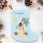 Petite Chaussette De Noël Noël Holiday Snowman Beach Tropical<br><div class="desc">Cette conception a été créée par art numérique. Elle peut être personnalisée dans la zone fournie ou customisée en choisissant le clic pour customiser une autre option et en changeant le nom, les initiales ou les mots. Vous pouvez également modifier la couleur et le style du texte ou supprimer le...</div>