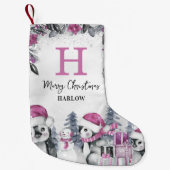Petite Chaussette De Noël Nom du monogramme de pingouin rose pour enfants (Devant)