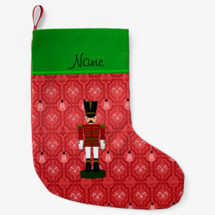 Petite Chaussette De Noël Nom personnalisé noix de cabot rouge neigeuse trel