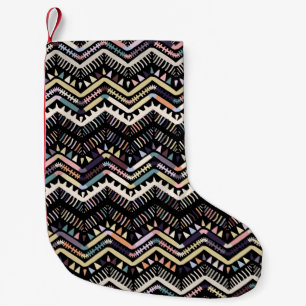 Petite Chaussette De Noël Ornement folklorique géométrique Ikat. Scandinavie