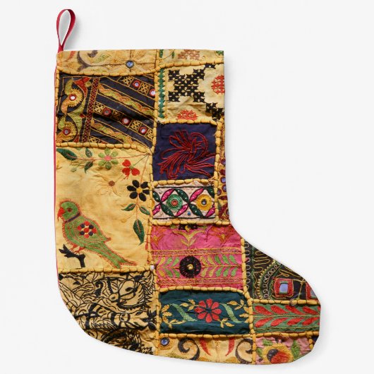 Petite Chaussette De Noël Patchwork indien : Tissu du marché de Hampi. (Devant)