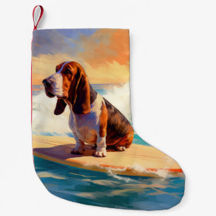 Petite Chaussette De Noël Peinture de Basset Hound faisant du Surf sur la Pl