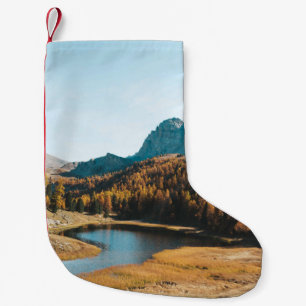 PETITE CHAUSSETTE DE NOËL PINS PRÈS DU LAC